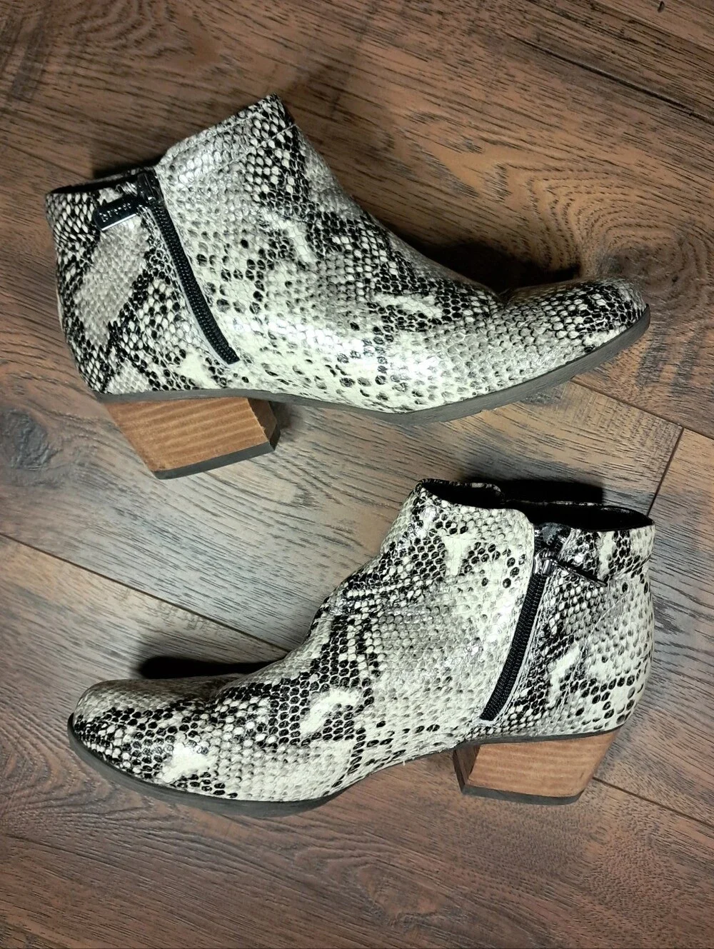 Blondo White and Black Snake-Print Waterproof Zip Chic Ankle Booties